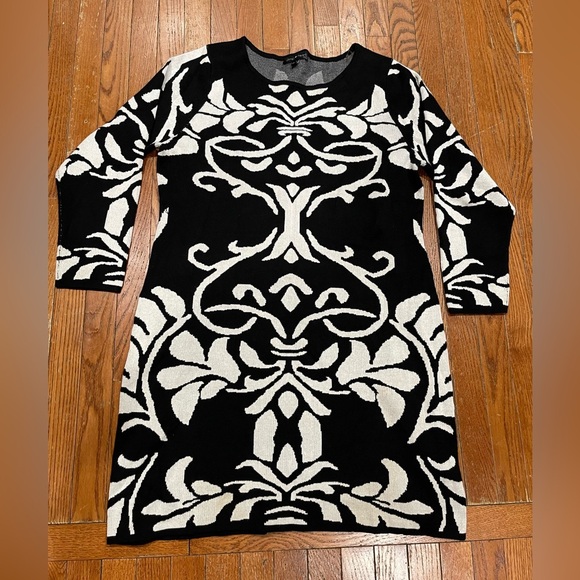 Derek Heart Black and White Long Sleeve Dress - Picture 2 of 12